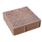 Venkovní dlažba čtverec pemrlovaný červená